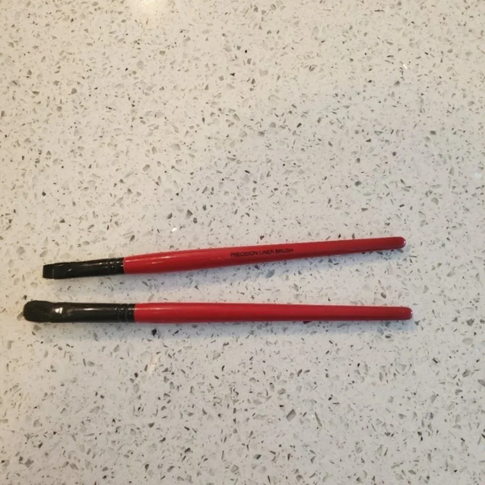 Set 2 Smashbox Brushes 28 Eye Liner Brush 32 Eyeshadow Makeup Cosmetic Red Black